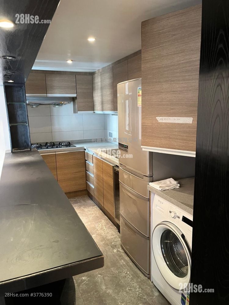 Valiant Park Sell 2 Bedrooms , 2 Bathrooms 725 ft²