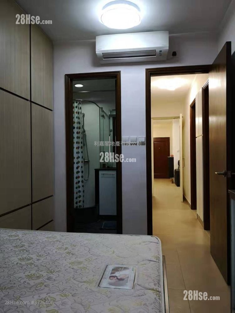 Serene Court Sell 3 Bedrooms , 2 Bathrooms 691 ft²