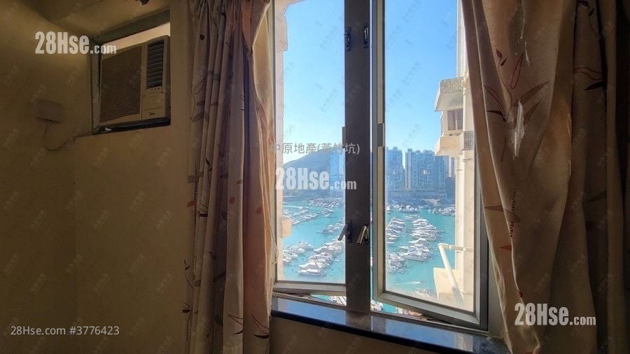 Broadview Court Sell 2 Bedrooms , 1 Bathroom 422 ft²