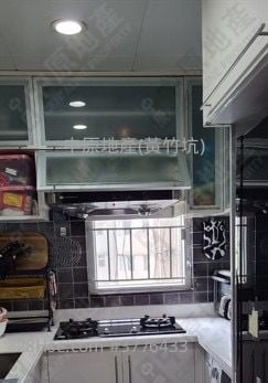 Broadview Court Sell 3 Bedrooms , 1 Bathroom 591 ft²