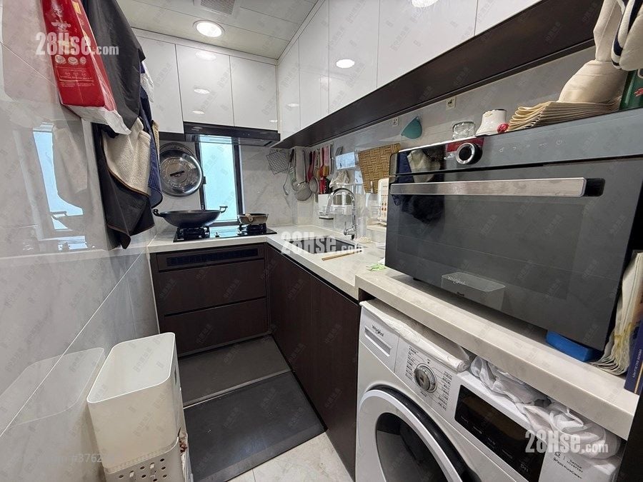 Luk Yeung Sun Chuen Sell 2 Bedrooms , 1 Bathroom 451 ft²