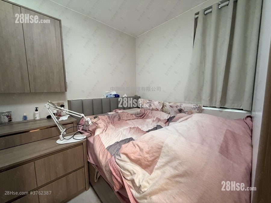 Luk Yeung Sun Chuen Sell 2 Bedrooms , 1 Bathroom 451 ft²