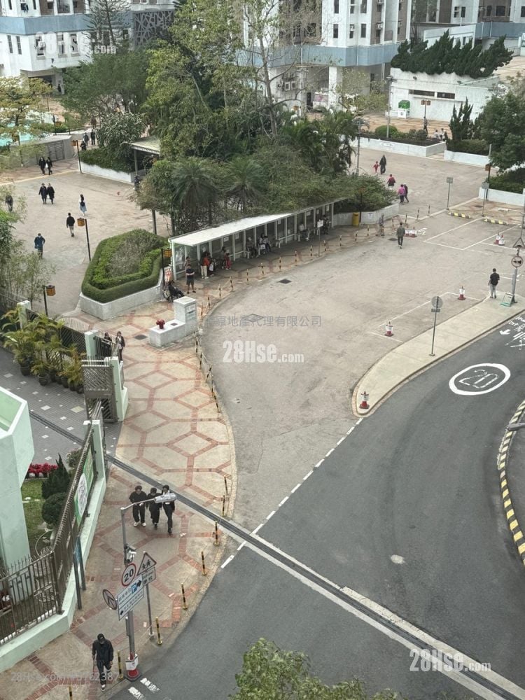 Luk Yeung Sun Chuen Sell 2 Bedrooms , 1 Bathroom 451 ft²