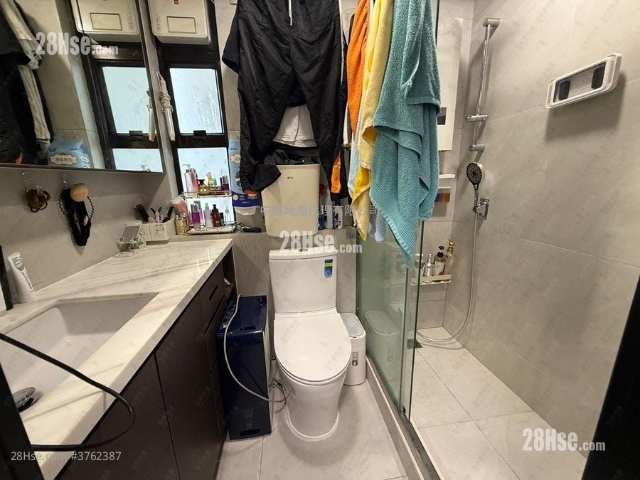 Luk Yeung Sun Chuen Sell 2 Bedrooms , 1 Bathroom 451 ft²