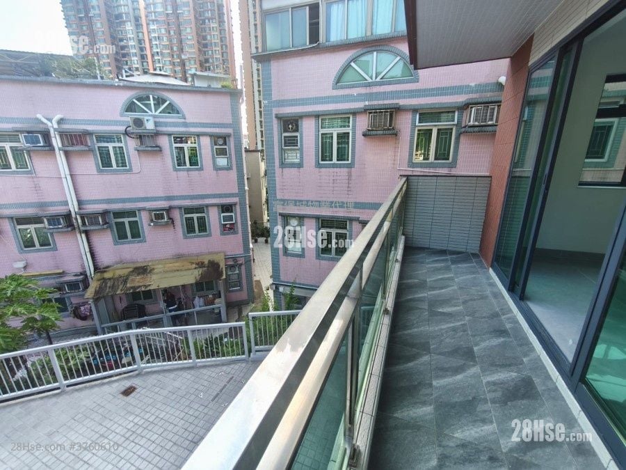 村屋 售盘 3 房 , 2 浴室 650 平方尺