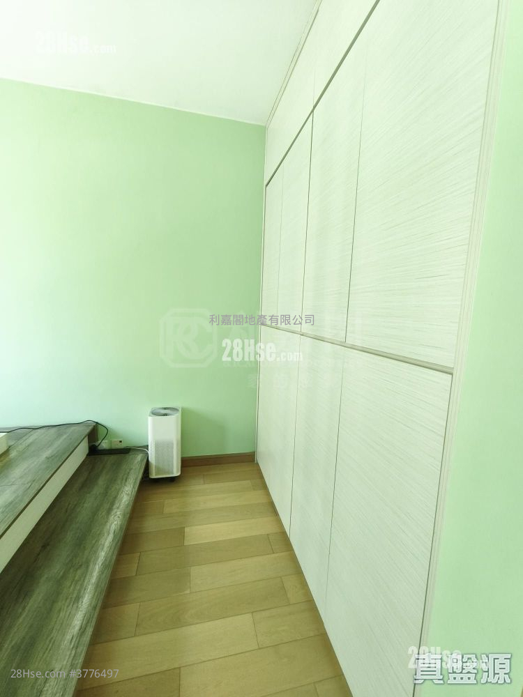 The Parkside Sell 3 Bedrooms 697 ft²