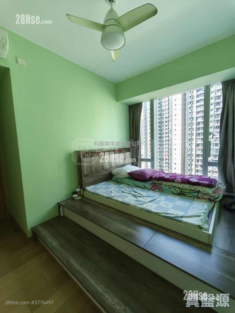 The Parkside Sell 3 Bedrooms 697 ft²