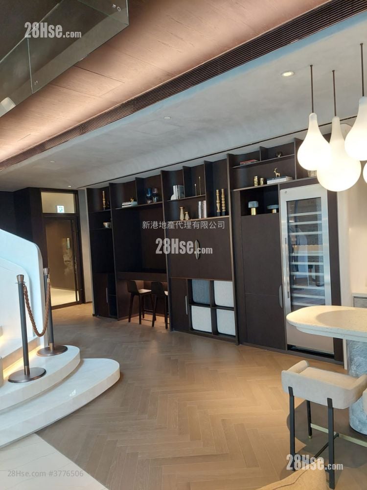 Baker Circle Greenwich Sell 2 Bedrooms , 1 Bathroom 349 ft²