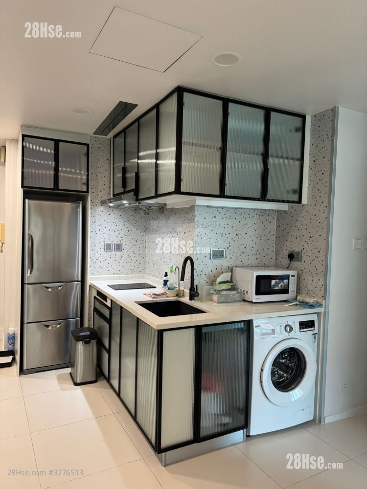 Royal Peninsula Sell 1 Bedroom , 1 Bathroom 462 ft²