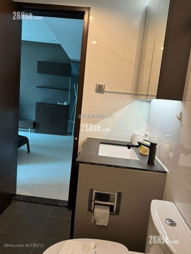 Royal Peninsula Sell 1 Bedroom , 1 Bathroom 462 ft²