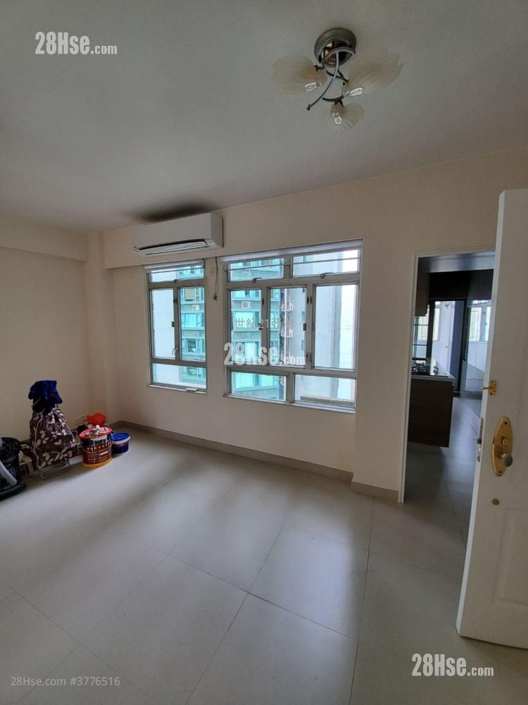 Ka On Building Sell 3 Bedrooms , 1 Bathroom 519 ft²