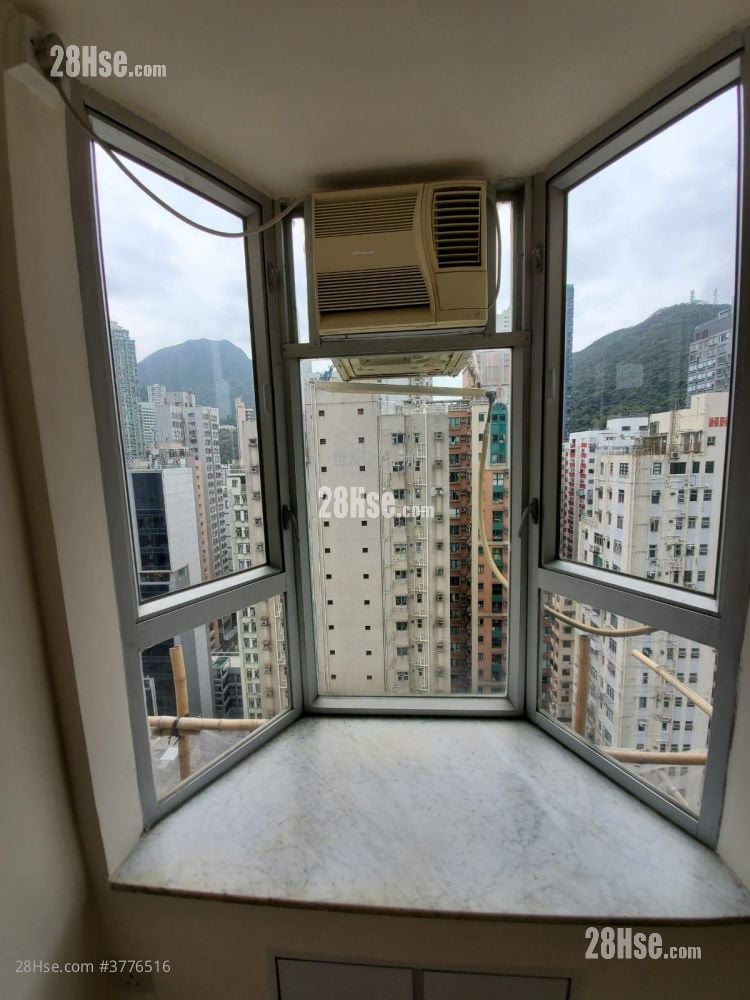 Ka On Building Sell 3 Bedrooms , 1 Bathroom 519 ft²