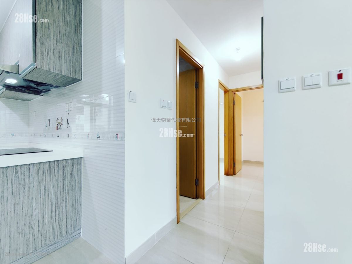 村屋 售盤 5+ 房 , 3 浴室 1,890 平方呎