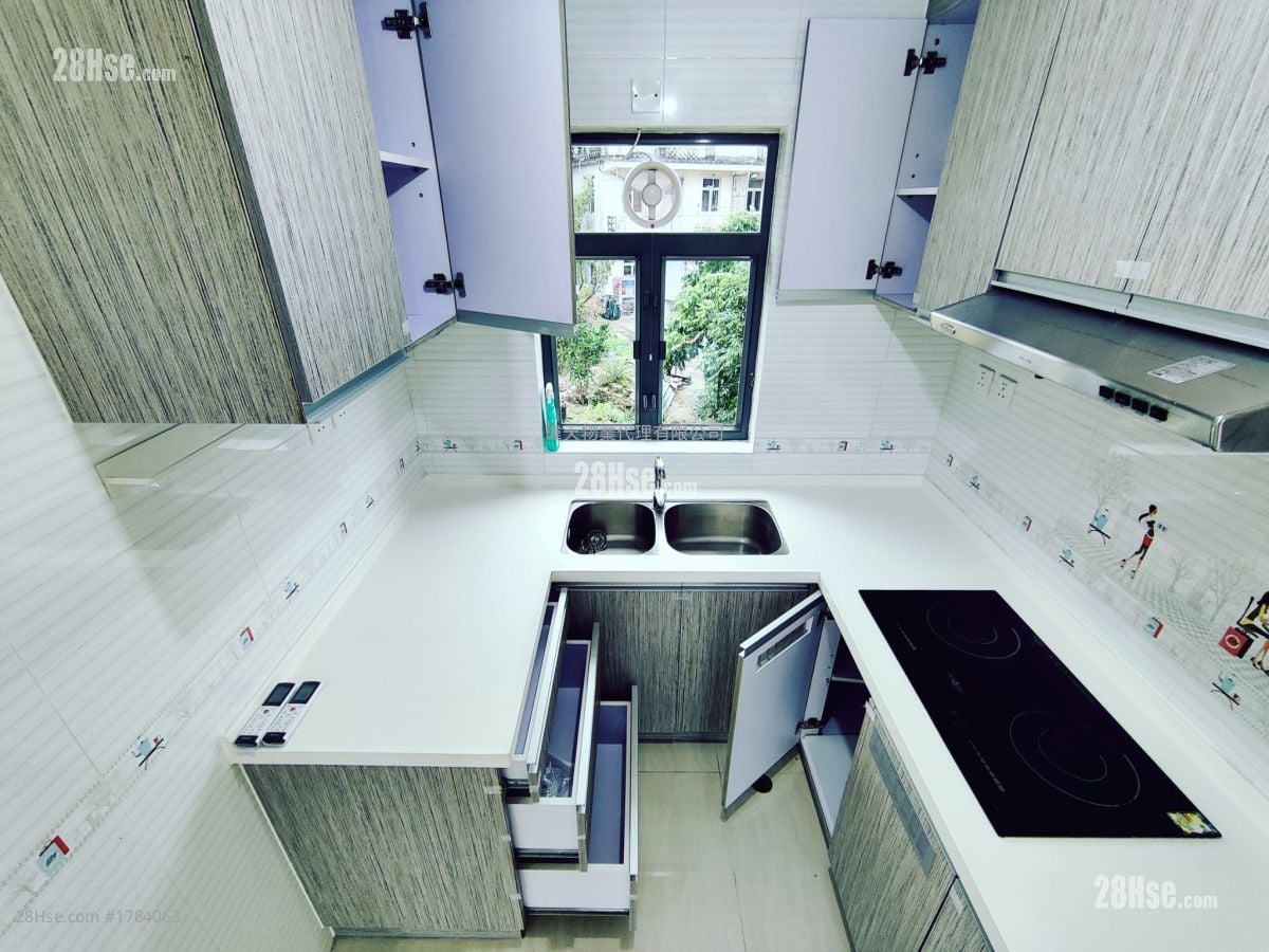 村屋 售盤 5+ 房 , 3 浴室 1,890 平方呎