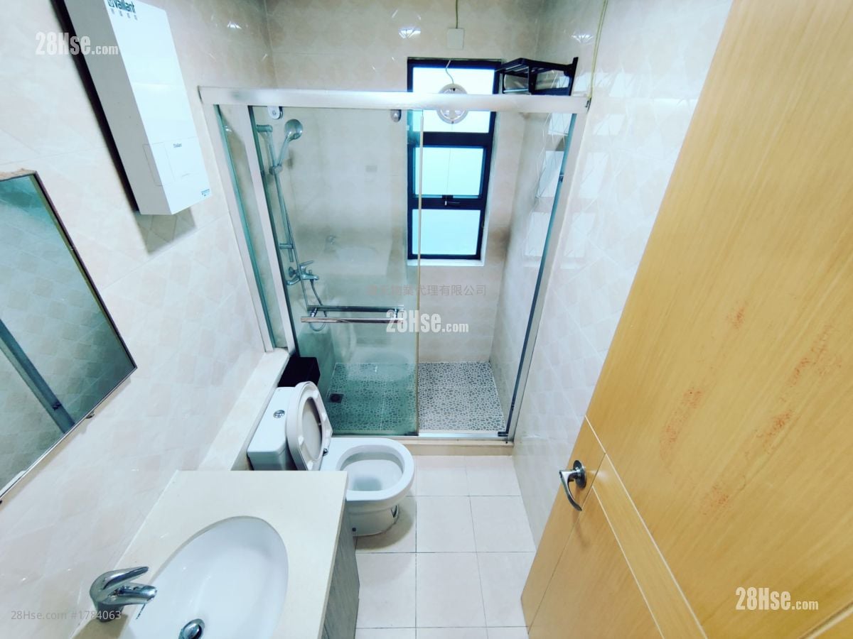 村屋 售盤 5+ 房 , 3 浴室 1,890 平方呎