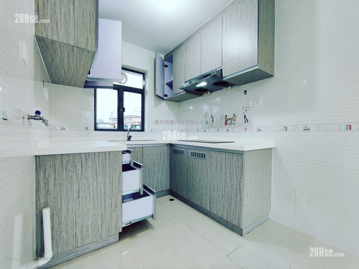 村屋 售盤 5+ 房 , 3 浴室 1,890 平方呎