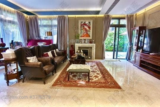 Ultima Sell 1,969 ft²