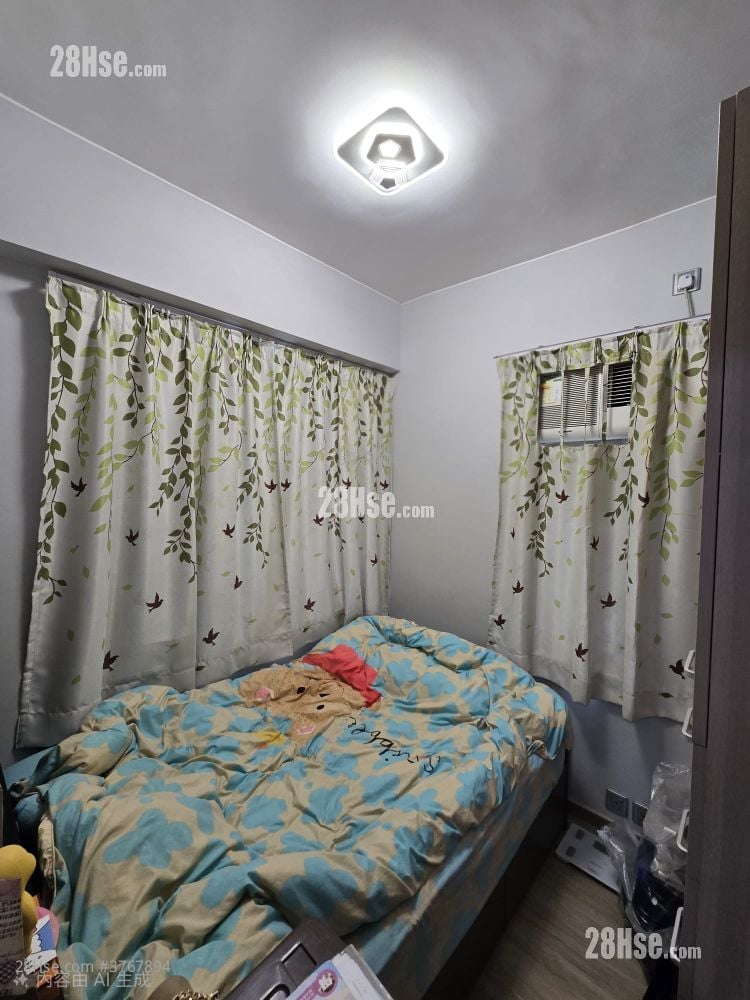 Wilson Court Sell 2 Bedrooms , 1 Bathroom 297 ft²