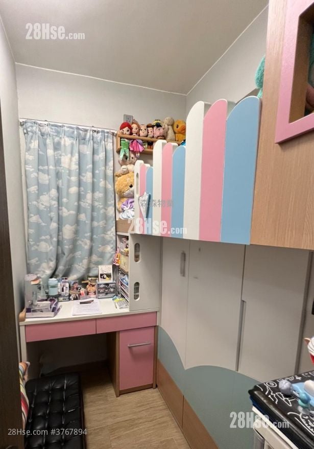 Wilson Court Sell 2 Bedrooms , 1 Bathroom 297 ft²