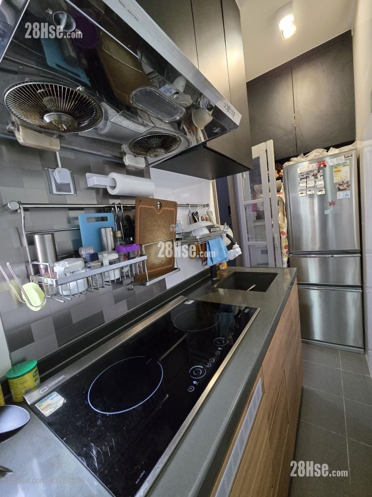 Wilson Court Sell 2 Bedrooms , 1 Bathroom 297 ft²