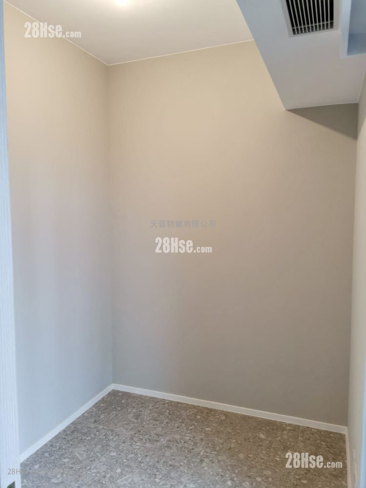 Artisan Garden Sell 1 Bedroom , 1 Bathroom 300 ft²