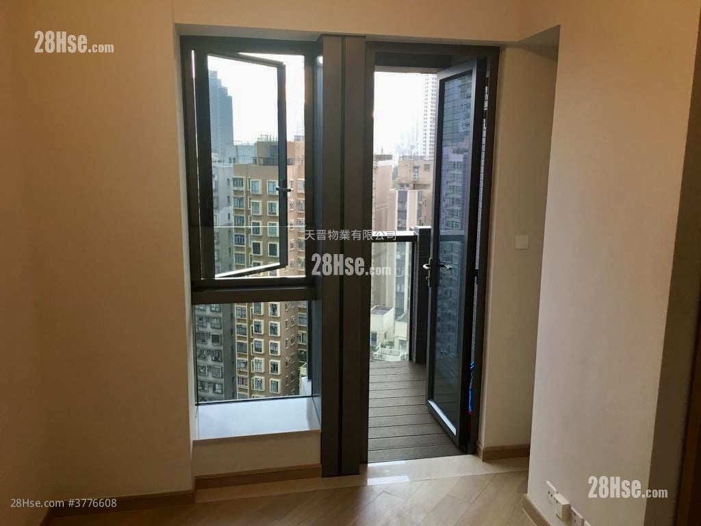 Axis Sell 1 Bathroom 204 ft²