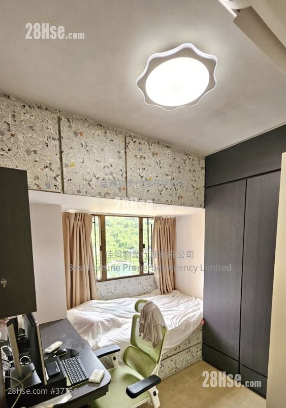 Serene Court Sell 3 Bedrooms , 2 Bathrooms 691 ft²