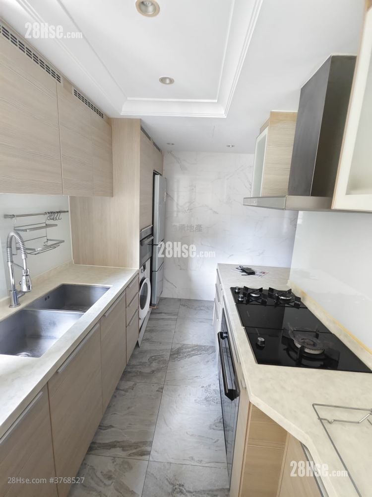 逸珑湾 租盘 4 房 , 3 浴室 1,395 平方尺