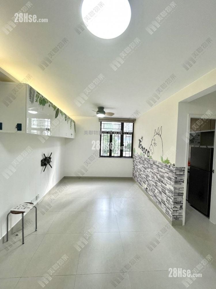 Luk Yeung Sun Chuen Sell 2 Bedrooms 445 ft²