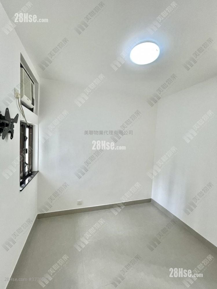 Luk Yeung Sun Chuen Sell 2 Bedrooms 445 ft²