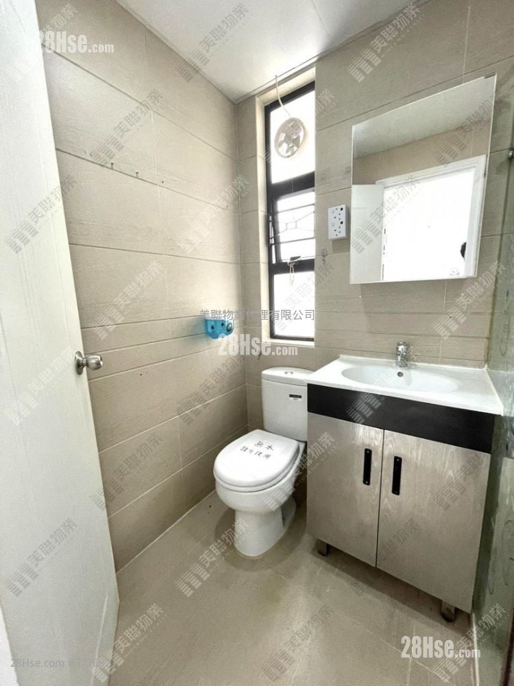 Luk Yeung Sun Chuen Sell 2 Bedrooms 445 ft²