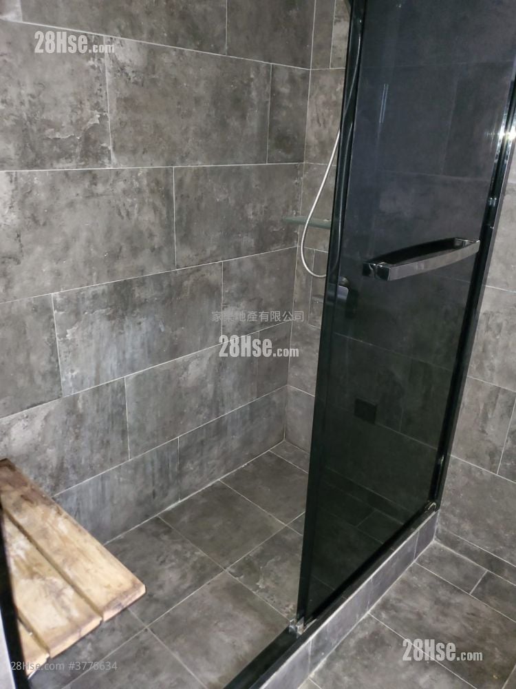 Eastway Towers Sell 1 Bedroom , 1 Bathroom 415 ft²