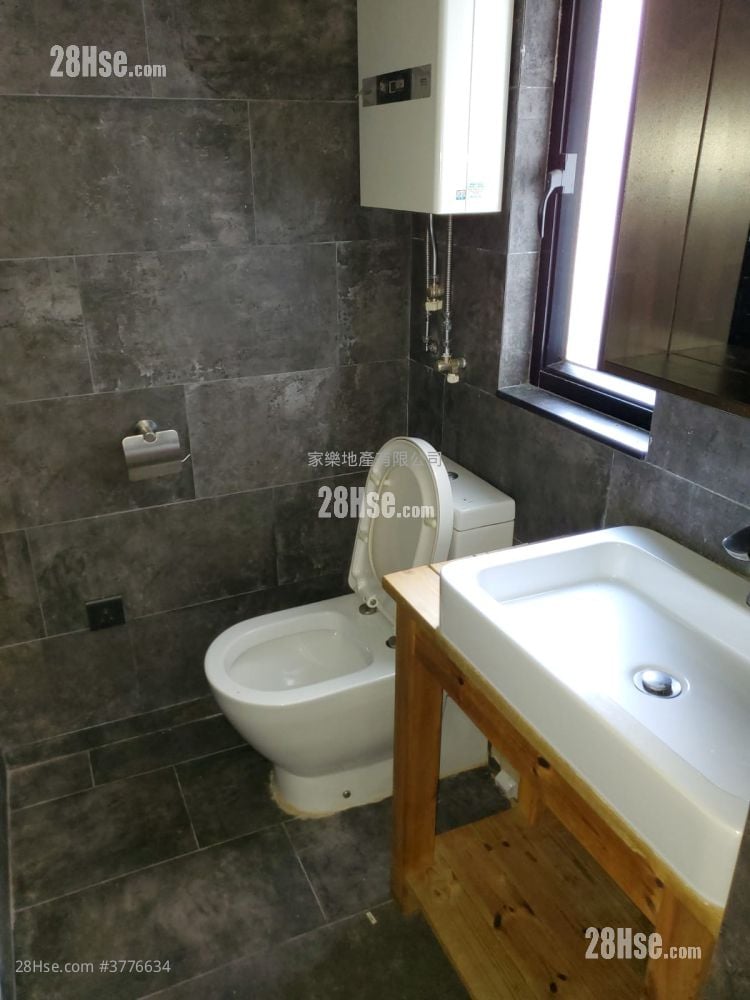 Eastway Towers Sell 1 Bedroom , 1 Bathroom 415 ft²