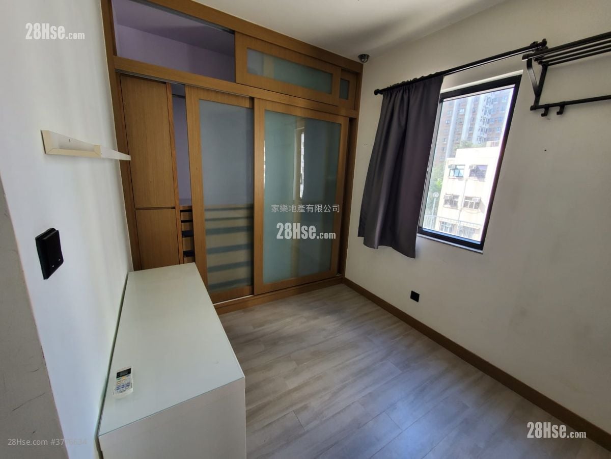 Eastway Towers Sell 1 Bedroom , 1 Bathroom 415 ft²