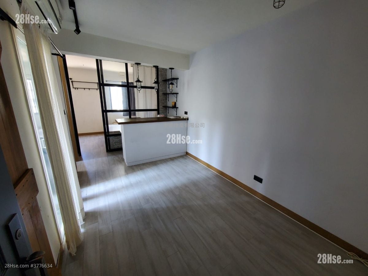 Eastway Towers Sell 1 Bedroom , 1 Bathroom 415 ft²