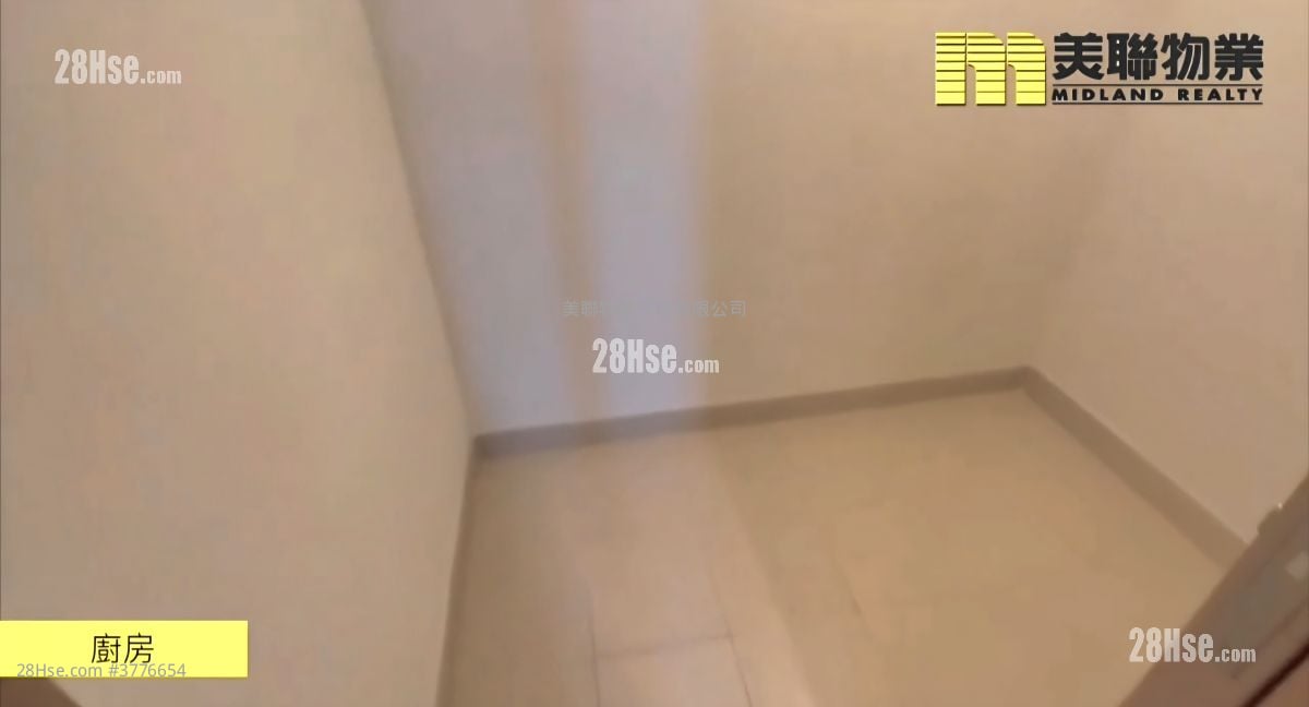 Lp6 Sell 3 Bedrooms , 2 Bathrooms 791 ft²