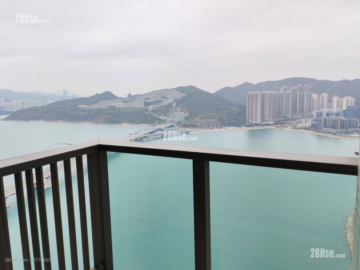 Sea To Sky Rental 3 Bedrooms , 2 Bathrooms 786 ft²