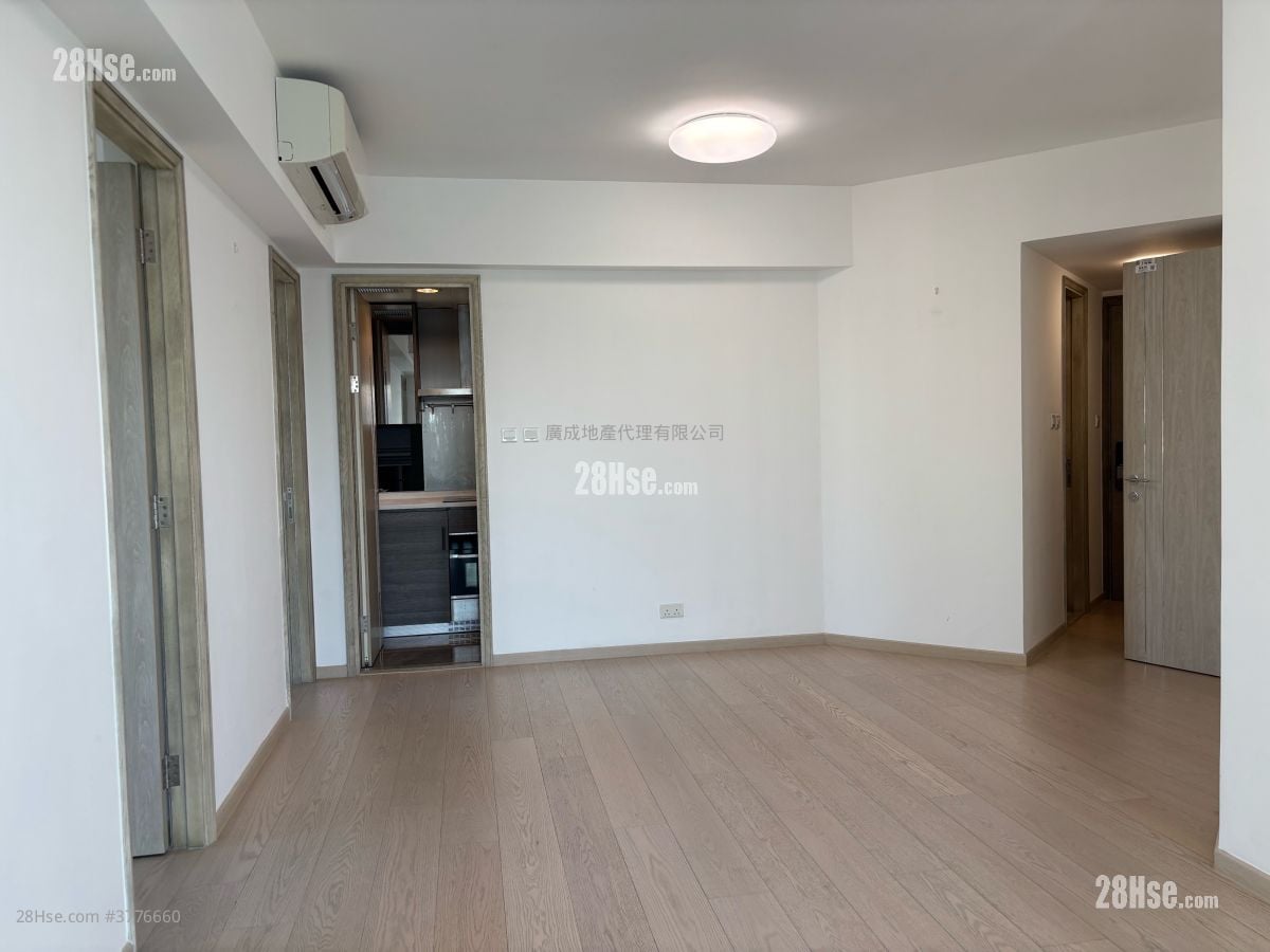 Sea To Sky Rental 3 Bedrooms , 2 Bathrooms 786 ft²