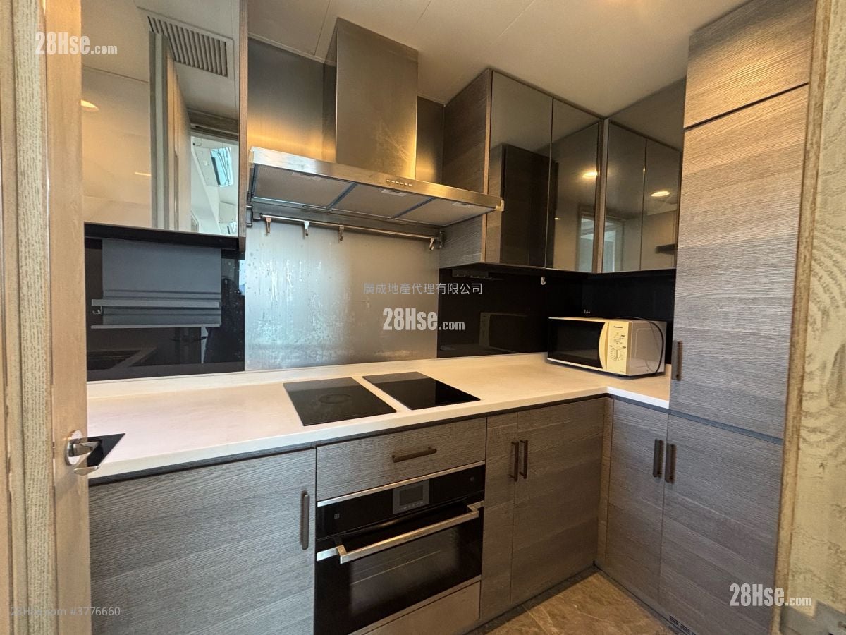 Sea To Sky Rental 3 Bedrooms , 2 Bathrooms 786 ft²