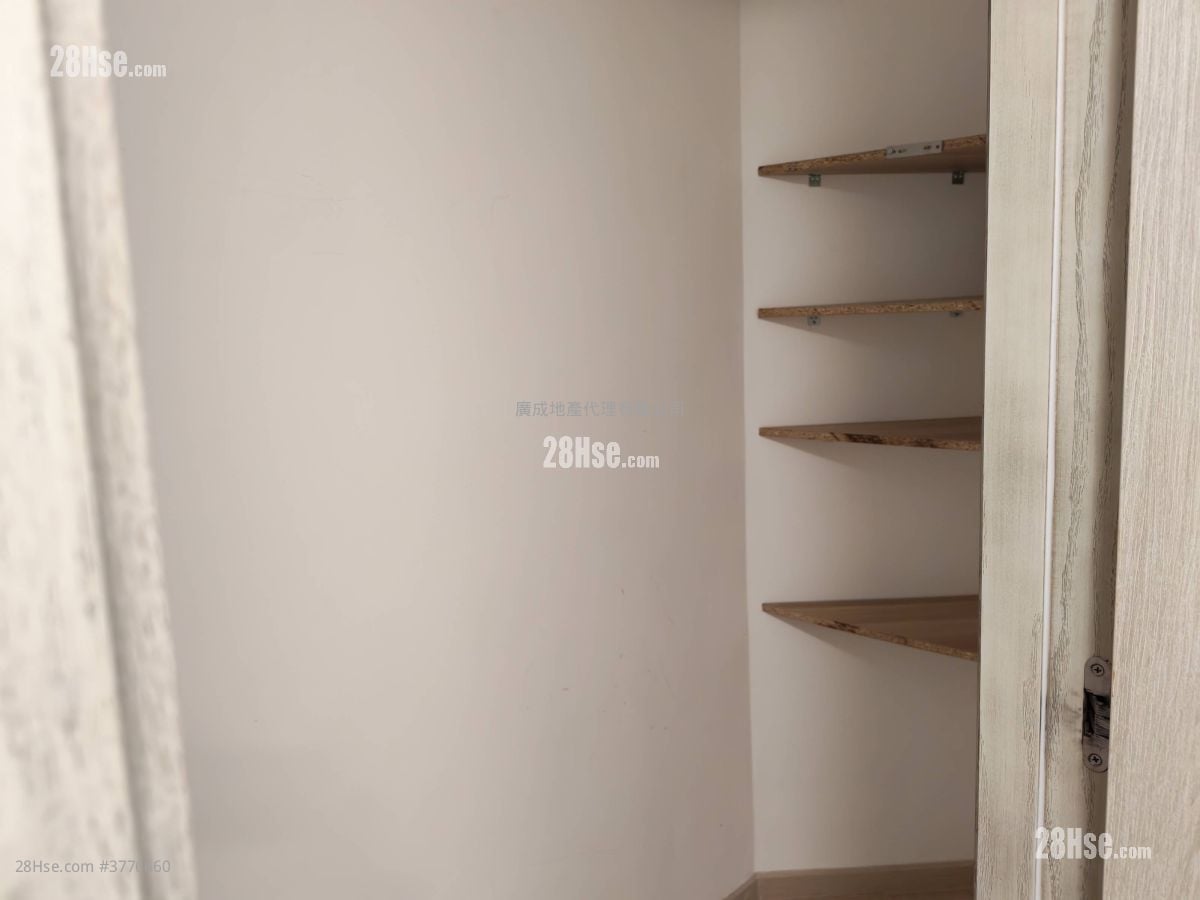 Sea To Sky Rental 3 Bedrooms , 2 Bathrooms 786 ft²