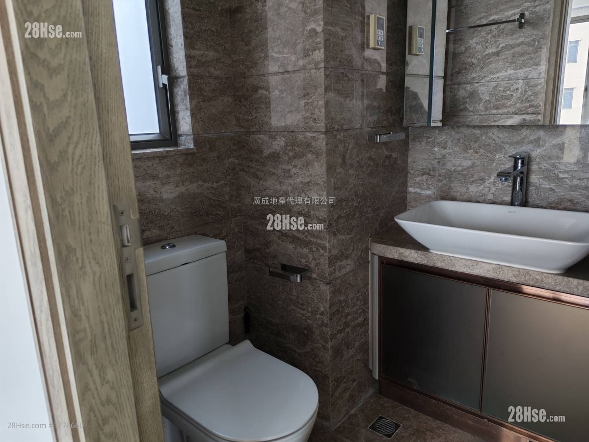 Sea To Sky Rental 3 Bedrooms , 2 Bathrooms 786 ft²