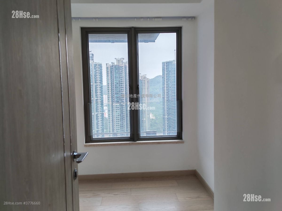 Sea To Sky Rental 3 Bedrooms , 2 Bathrooms 786 ft²