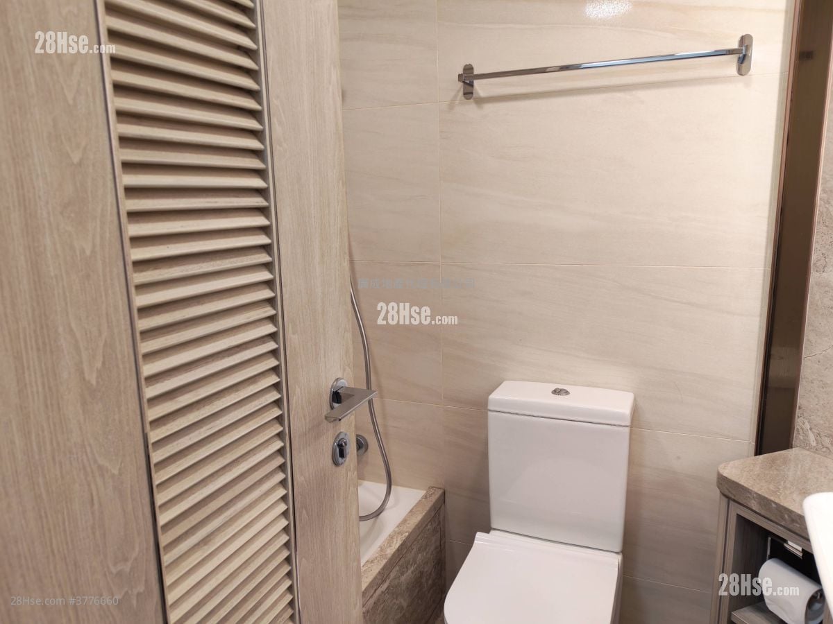 Sea To Sky Rental 3 Bedrooms , 2 Bathrooms 786 ft²