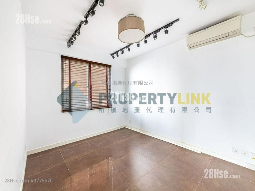 Sun Court Sell 2 Bedrooms , 1 Bathroom 584 ft²