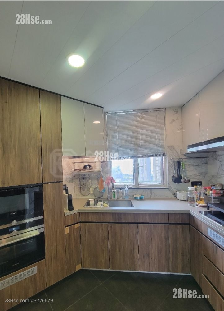 The Victoria Towers Sell 3 Bedrooms , 2 Bathrooms 915 ft²