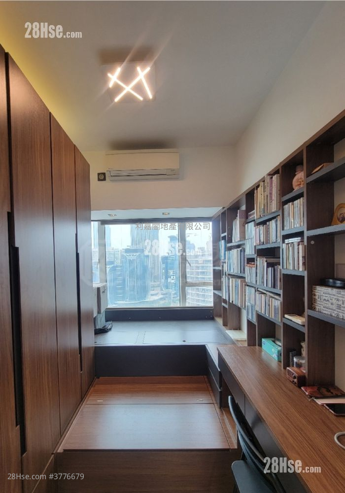 The Victoria Towers Sell 3 Bedrooms , 2 Bathrooms 915 ft²