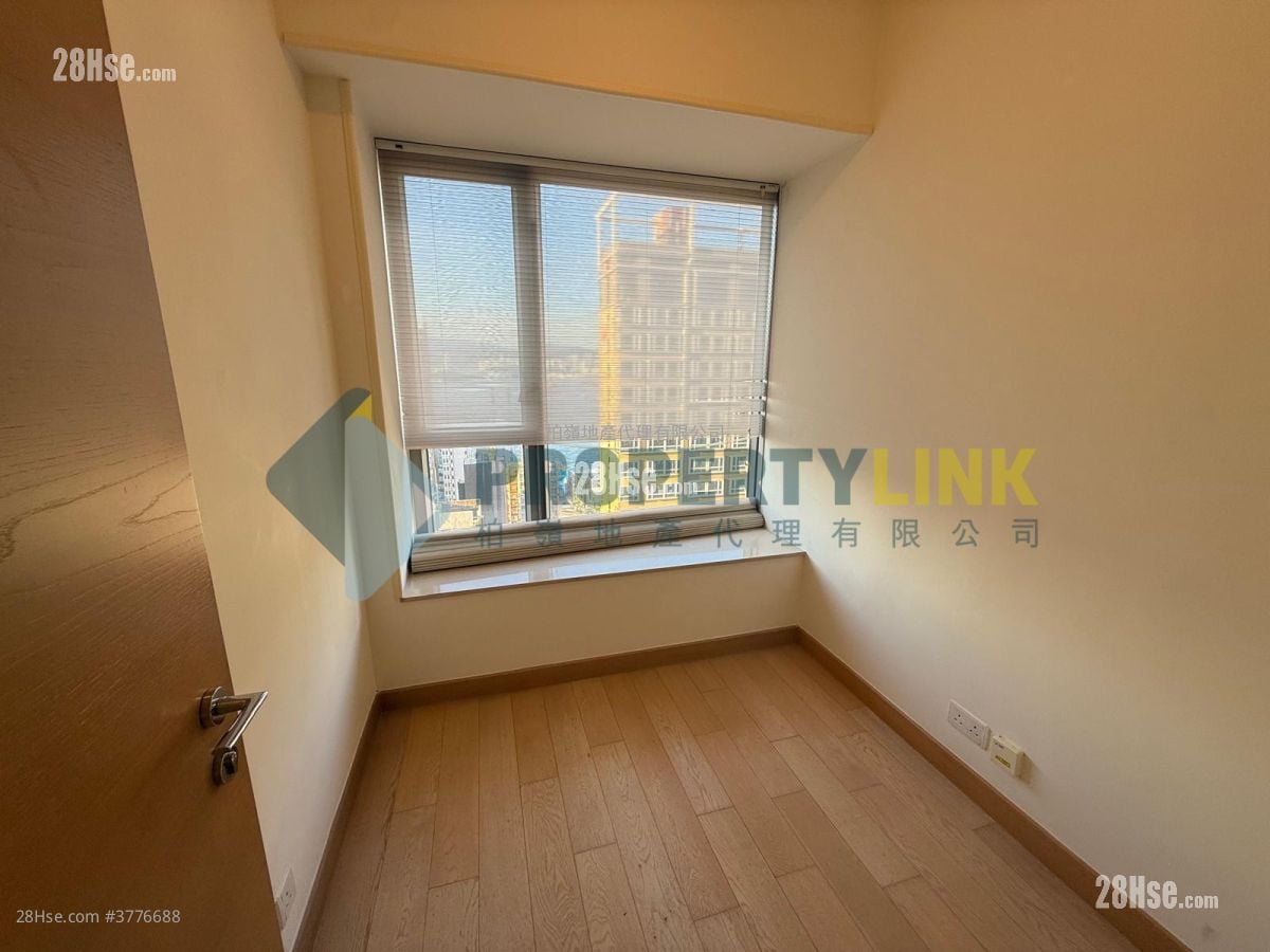 Island Crest Sell 2 Bedrooms , 1 Bathroom 559 ft²