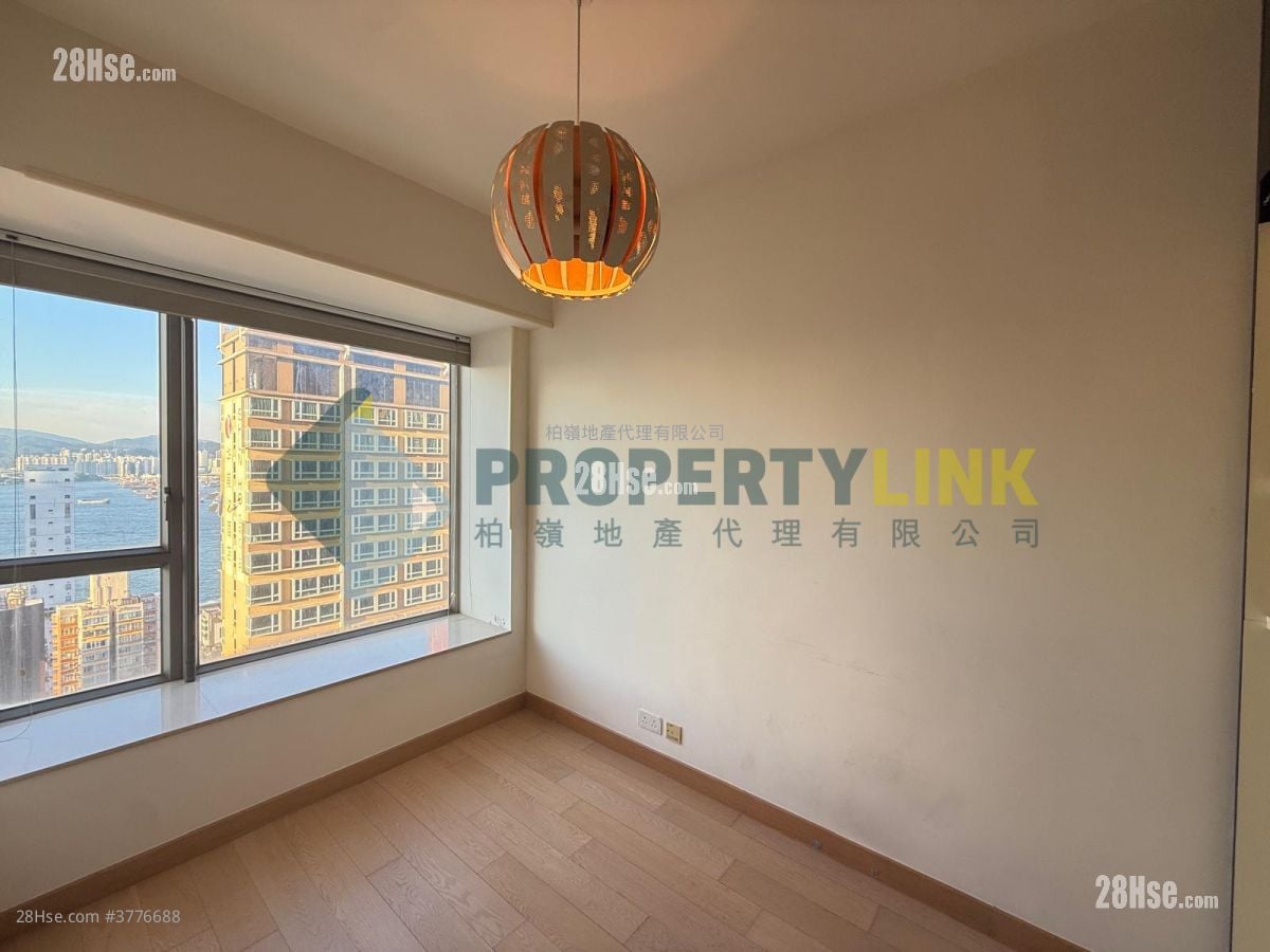 Island Crest Sell 2 Bedrooms , 1 Bathroom 559 ft²