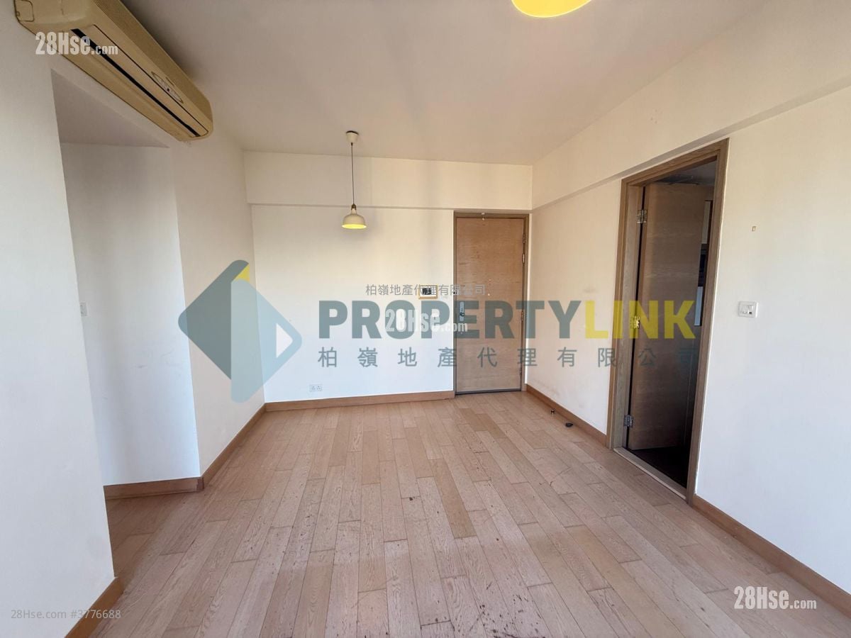 Island Crest Sell 2 Bedrooms , 1 Bathroom 559 ft²