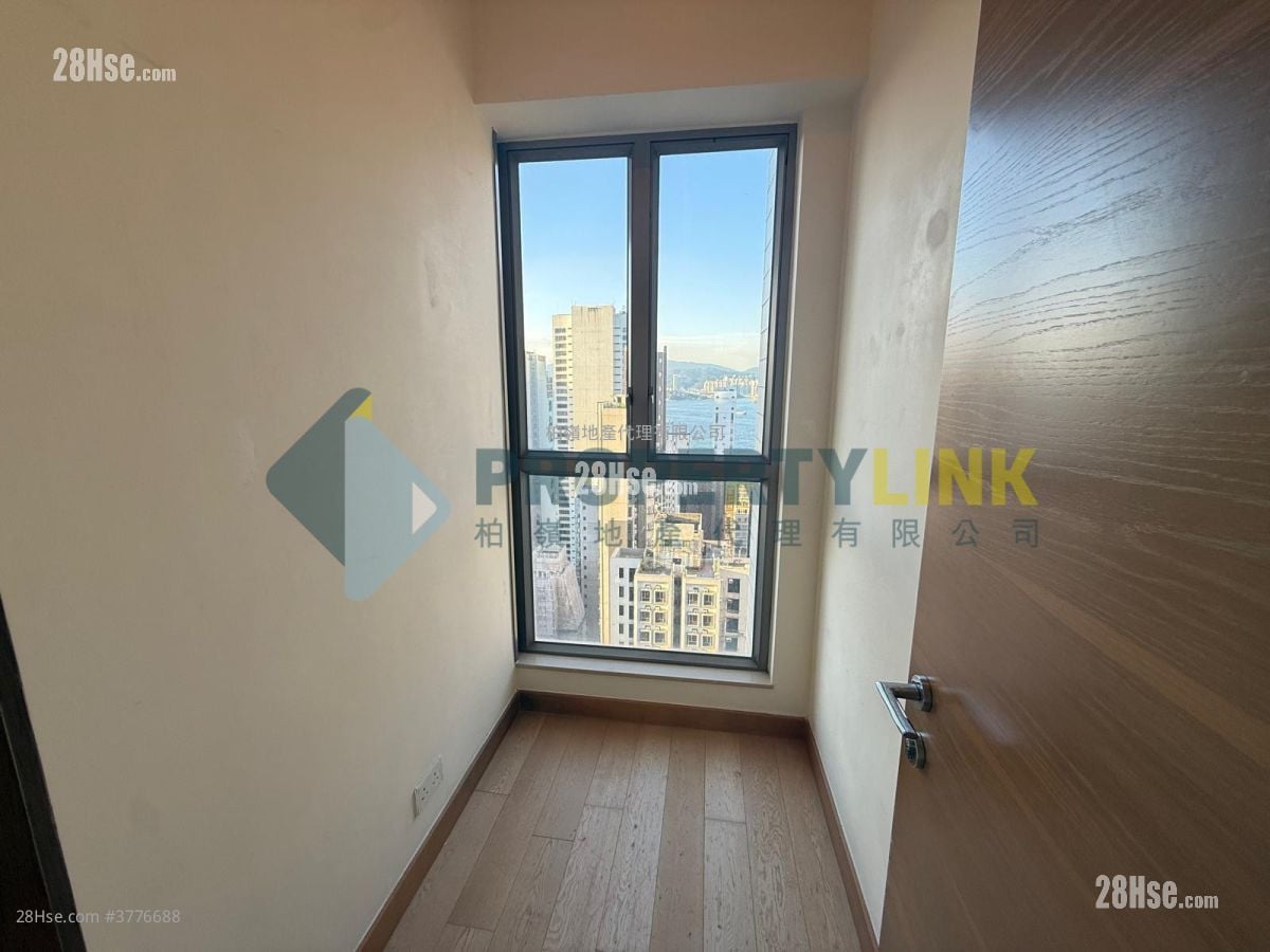 Island Crest Sell 2 Bedrooms , 1 Bathroom 559 ft²